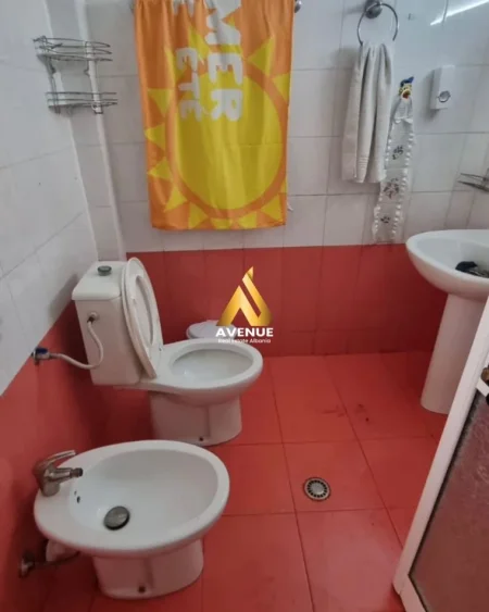 Tirane, jepet me qera apartament 2+1+Ballkon Kati 2, 85 m² 510 € (21 Dhjetori)