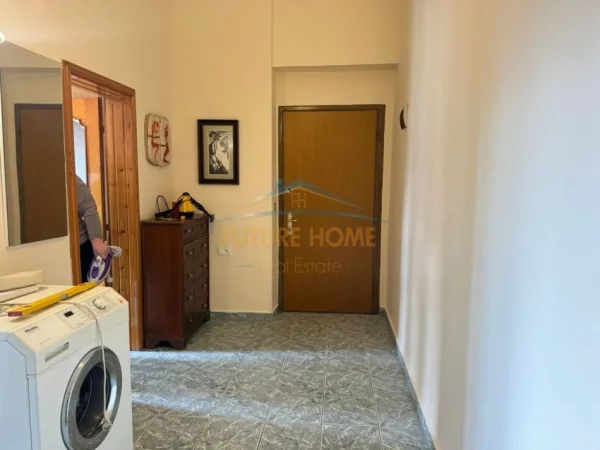 Tirane, jepet me qera apartament 2+1 Kati 3, 60 m² 500 € 