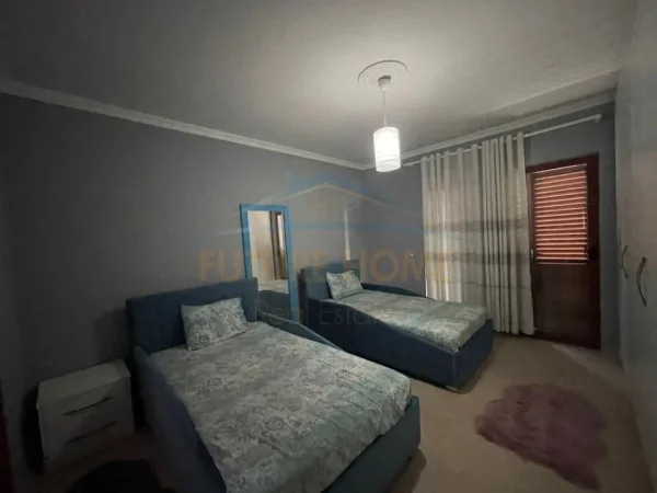 Tirane, shitet Vile 4+1+Aneks+Ballkon Kati 0, 400 m² 480.000 € 