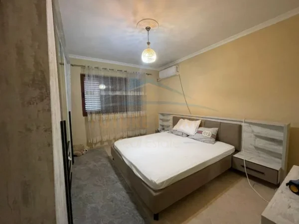 Tirane, shitet Vile 4+1+Aneks+Ballkon Kati 0, 400 m² 480.000 € 