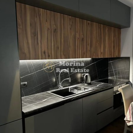 Tirane, jepet me qera apartament 1+1 Kati 4, 54 m² 700 € (Komuna e Parisit)