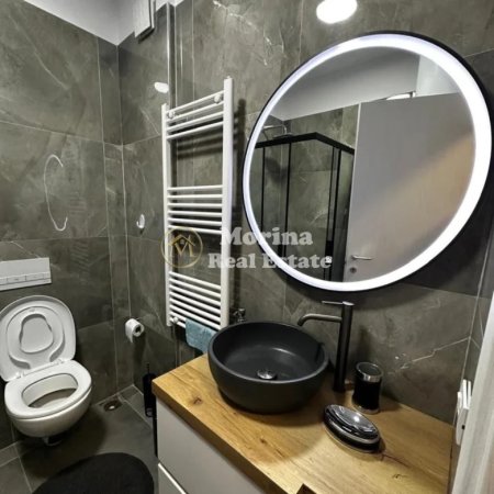Tirane, jepet me qera apartament 1+1 Kati 4, 54 m² 700 € (Komuna e Parisit)