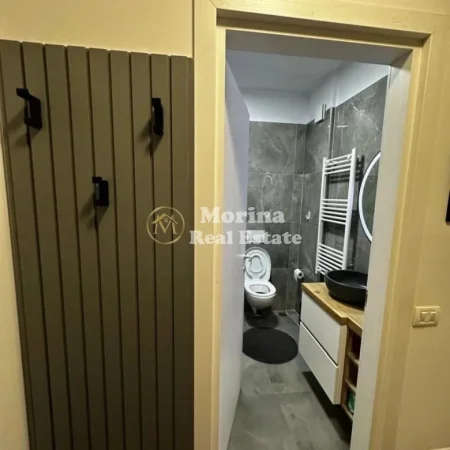 Tirane, jepet me qera apartament 1+1 Kati 4, 54 m² 700 € (Komuna e Parisit)