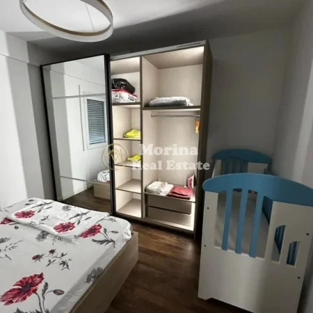Tirane, jepet me qera apartament 1+1 Kati 4, 54 m² 700 € (Komuna e Parisit)