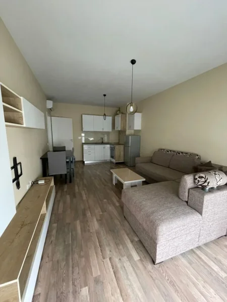 Tirane, jepet me qera apartament 1+1 , 500 € (Rruga Siri Kodra)