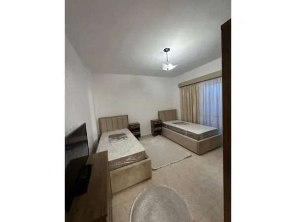 Tirane, jepet me qera apartament 2+1+Ballkon Kati 3, 99 m² 650 € (laprake dritan hoxha)