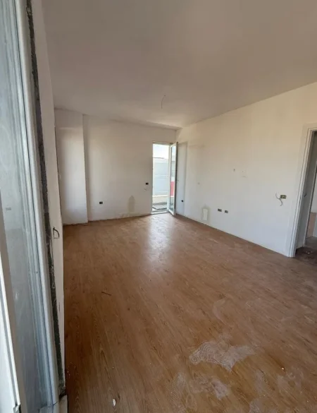 Tirane, shitet apartament 2+1+Ballkon Kati 8, 128 m² 128.500 € 