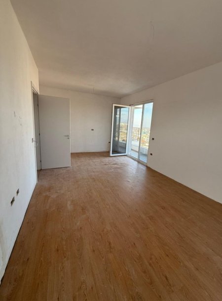 Tirane, shitet apartament 2+1+Ballkon Kati 8, 128 m² 128.500 € 