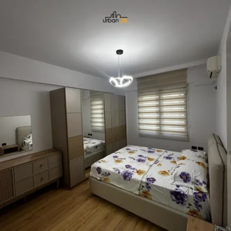 Tirane, jepet me qera apartament 2+1 Kati 2, 120 m² 1.000 € (21 Dhjetori)