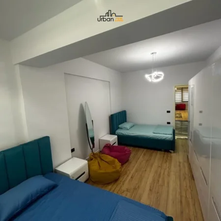 Tirane, jepet me qera apartament 2+1 Kati 2, 120 m² 1.000 € (21 Dhjetori)