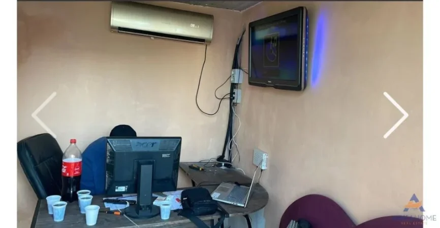 Tirane, jepet me qera ambjent biznesi Kati 0, 800 m² 520 € 