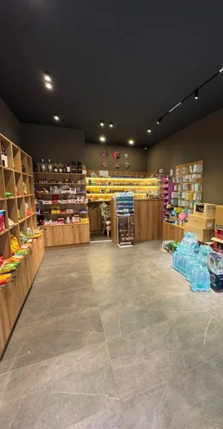 Tirane, shitet dyqan Kati 0, 30 m² 150.000 € (KOMUNA E PARISIT)