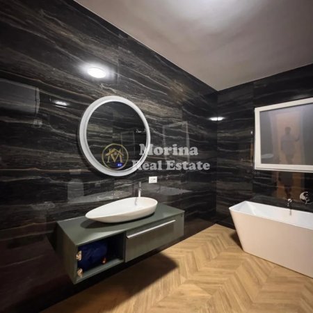 Tirane, jepet me qera apartament 2+1 Kati 1, 145 m² 1.000 € (Rruga Elbasanit)