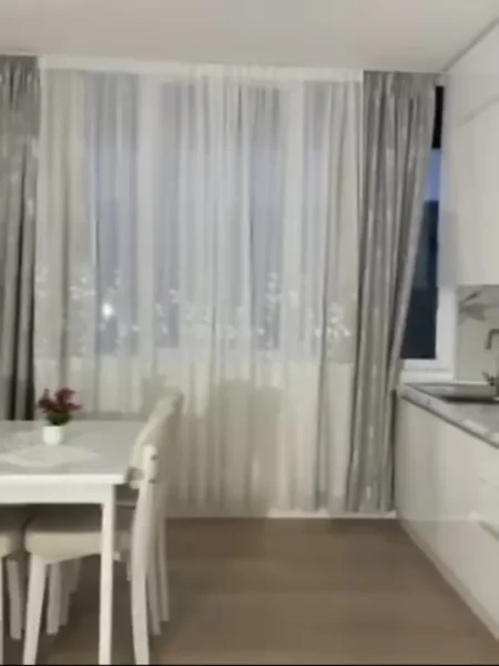 Tirane, jap me qera apartament 1+1+Ballkon Kati 1, 80 m² 500 € (Kopshti Zoologjik)