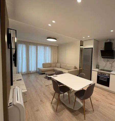 Tirane, jepet me qera apartament 1+1 Kati 3, 77 m² 1.000 € (RRUGA E BARRIKADAVE)