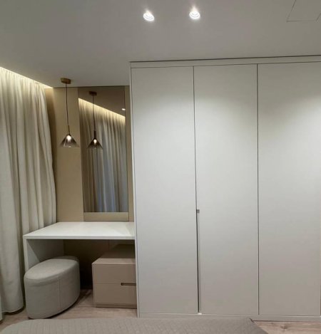 Tirane, jepet me qera apartament 1+1 Kati 3, 77 m² 1.000 € (RRUGA E BARRIKADAVE)