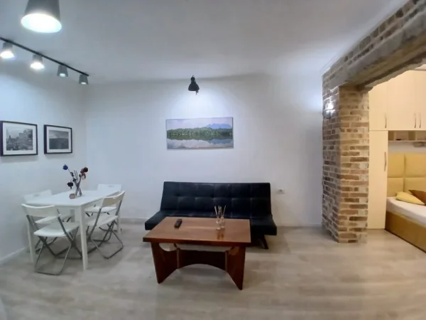 Tirane, jepet me qera garsoniere Kati 2, 40 m² 50.000 leke