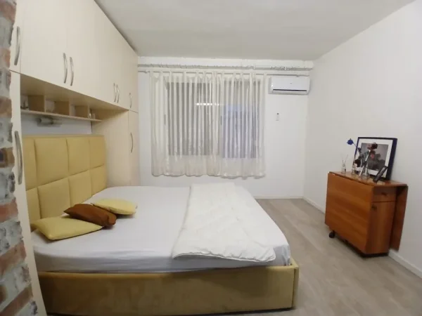 Tirane, jepet me qera garsoniere Kati 2, 40 m² 50.000 leke