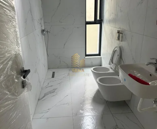 Tirane, jepet me qera ambjent biznesi Kati 1, 68 m² 550 € (Jordan Misja)
