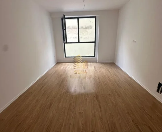 Tirane, jepet me qera ambjent biznesi Kati 1, 68 m² 550 € (Jordan Misja)