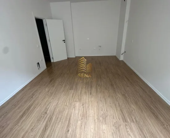Tirane, jepet me qera ambjent biznesi Kati 1, 68 m² 550 € (Jordan Misja)