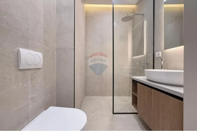 Apartament ne shitje, 2+1 i mobiluar tek 21 Dhjetori! (242'000 Euro)