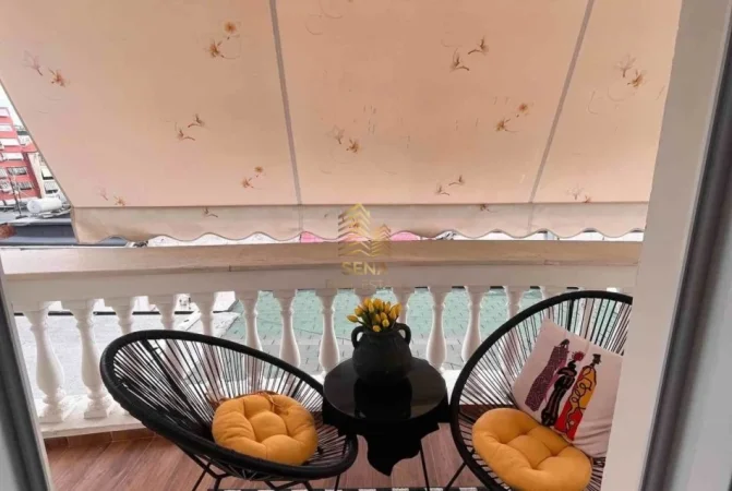 Tirane, jepet me qera apartament 1+1+Ballkon Kati 6, 850 € (Rruga e Durresit)