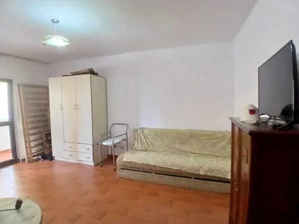 Tirane, jepet me qera apartament 3+1+Ballkon Kati 4, 130 m² 550 € 