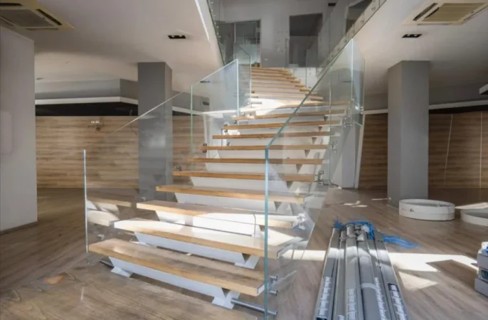 Tirane, jepet me qera zyre Kati 0, 2.470 m² 24.500 € (ALI DEMI)