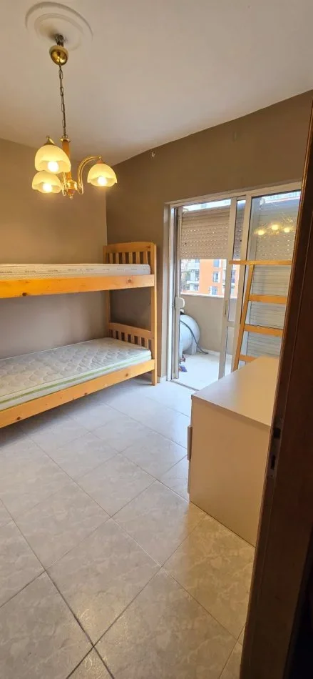 Tirane, shes apartament 3+1 Kati 4, 75 m² 177.000 € (Rruga Mine Peza)