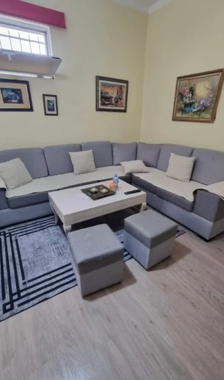 Tirane, jepet me qera apartament 2+1+Ballkon Kati 2, 80 m² 50.000 leke