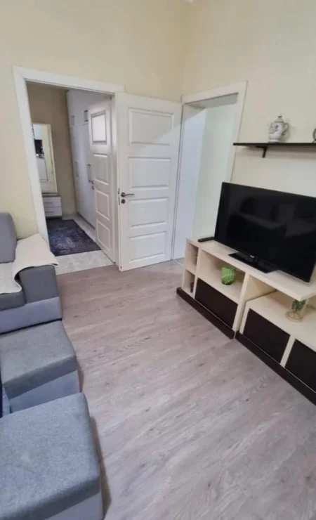 Tirane, jepet me qera apartament 2+1+Ballkon Kati 2, 80 m² 50.000 leke