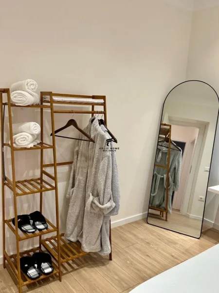 Tirane, jepet me qera apartament 2+1 Kati 2, 70 m² 700 € (DREJTORIA E POLICISE)