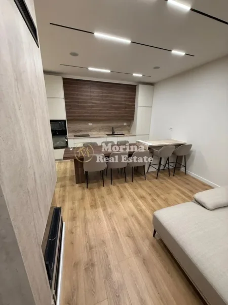 Tirane, jepet me qera apartament 2+1 Kati 1, 110 m² 2.100 € (Sauk)