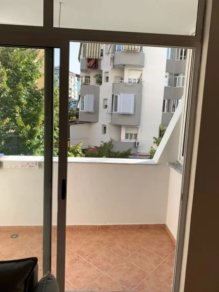 Tirane, Kika 1 apartament 2+1+Ballkon Kati 3, 91 m² 700 € (Komuna Parisit Kompleksi)