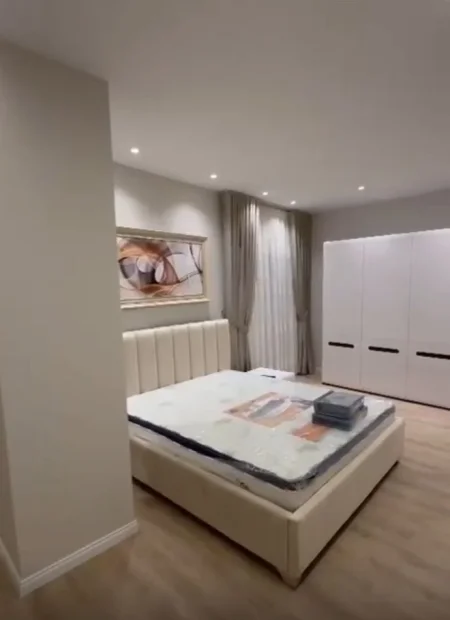 Tirane, jepet me qera apartament 2+1 Kati 10, 118 m² 1.200 € (Galeria)