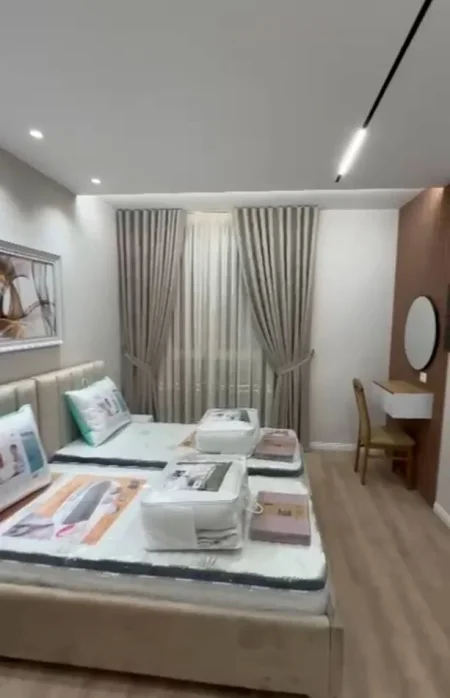 Tirane, jepet me qera apartament 2+1 Kati 10, 118 m² 1.200 € (Galeria)