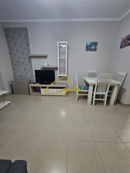 Tirane, jepet me qera apartament 1+1 Kati 5, 65 m² 400 € (YZBERISHT)