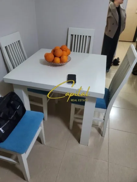 Tirane, jepet me qera apartament 1+1 Kati 5, 65 m² 400 € (YZBERISHT)