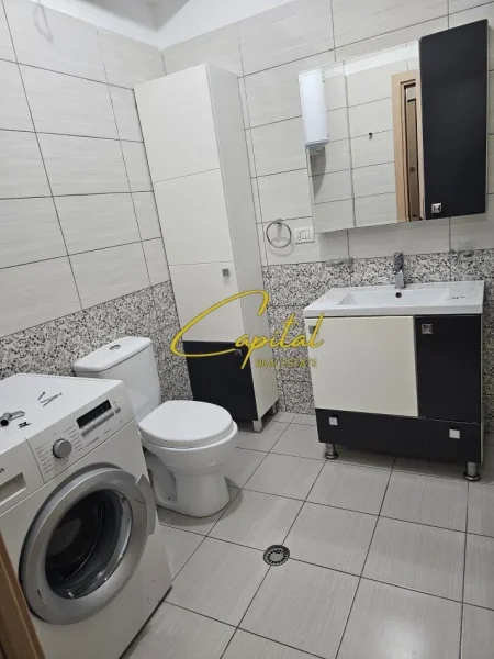 Tirane, jepet me qera apartament 1+1 Kati 5, 65 m² 400 € (YZBERISHT)