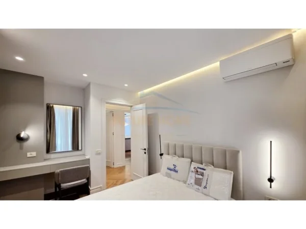 Tirane, jepet me qera apartament Kati 9, 152 m² 2.200 € (MINE PEZA)