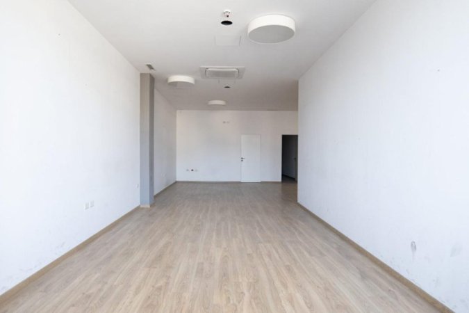 Tirane, jepet me qera zyre Kati 1, 380 m² 4.500 € (ALI DEMI)