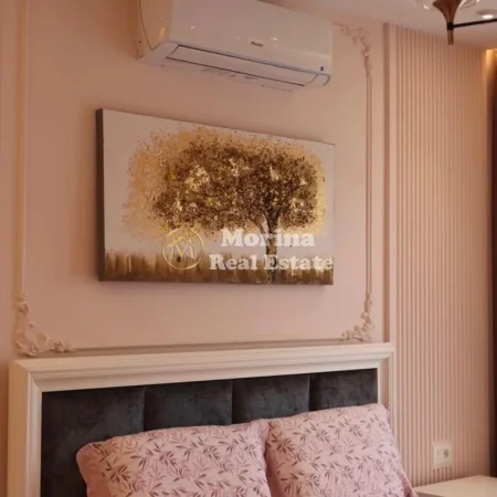 Tirane, jepet me qera apartament 2+1 Kati 3, 111 m² 1.300 € (Laprake)