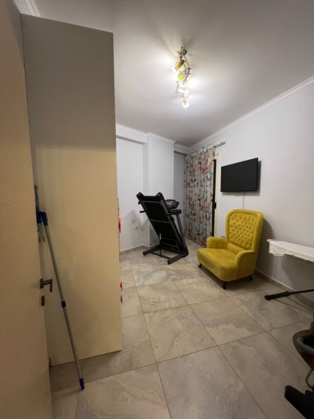 Tirane, shitet apartament 2+1 Kati 5, 92 m² 165.000 € (Astir)