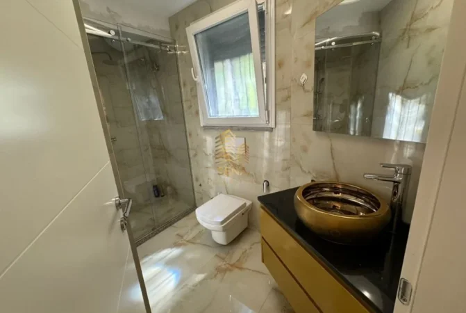 Tirane, jepet me qera apartament 2+1+Ballkon Kati 0, 140 m² 800 € (Liqeni i Thate)