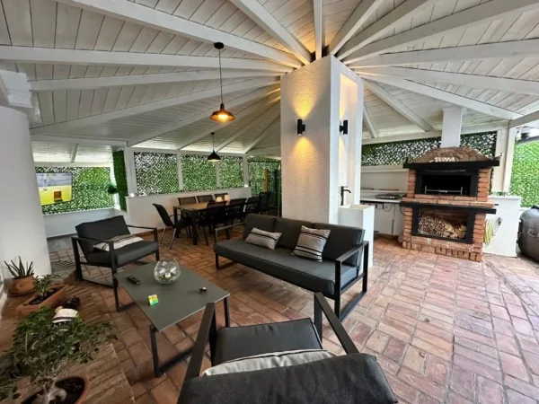 Mali Robit, shitet apartament+verande | Penthouse 3+1 Kati 5, 230 m² 300.000 € (MALI I ROBIT)