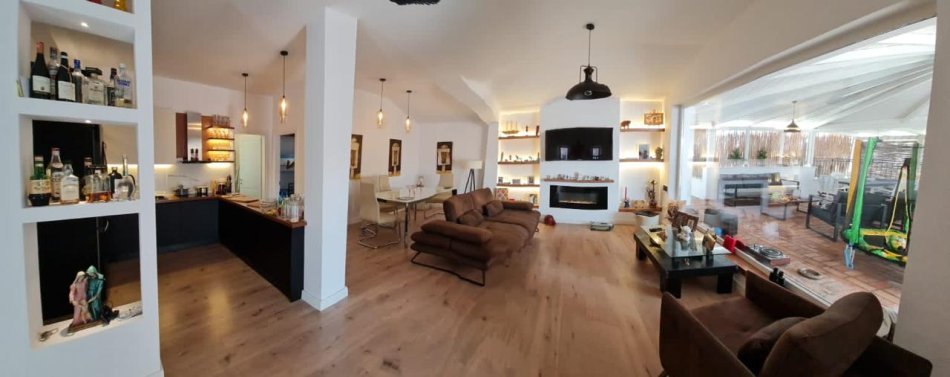 Mali Robit, shitet apartament+verande | Penthouse 3+1 Kati 5, 230 m² 300.000 € (MALI I ROBIT)