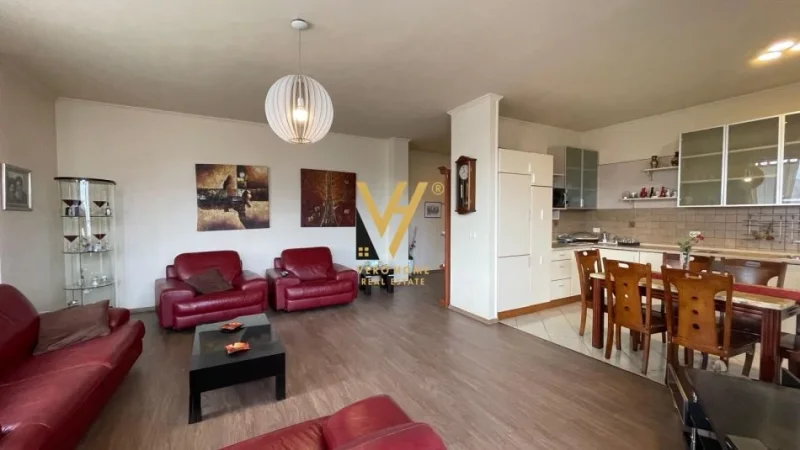 Tirane, jepet me qera apartament 2+1+Ballkon Kati 8, 130 m² 850 € (MYSLYM SHYRI)