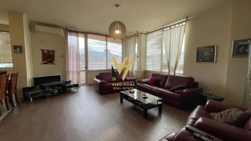 Tirane, jepet me qera apartament 2+1+Ballkon Kati 8, 130 m² 850 € (MYSLYM SHYRI)