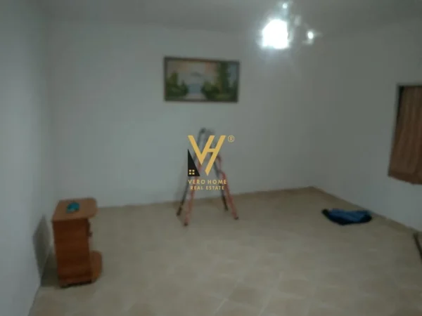 Tirane, jepet me qera apartament 2+1+Ballkon Kati 1, 110 m² 400 € (ALLIAS)